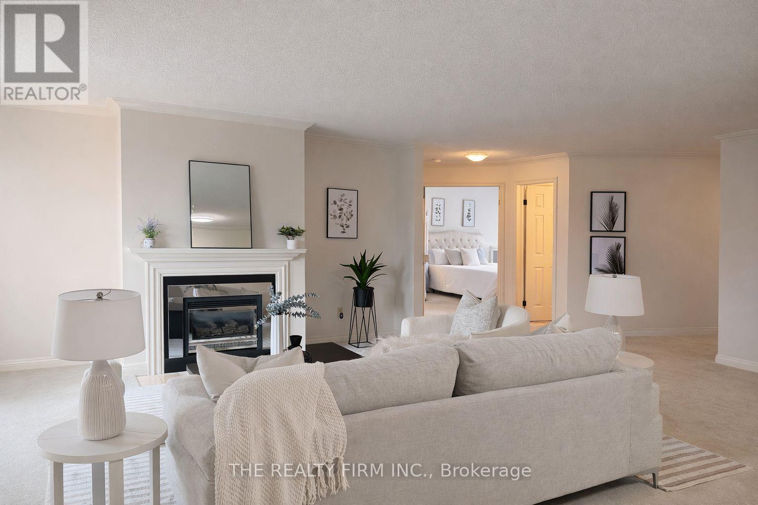 6 - 93 PINE VALLEY GATE