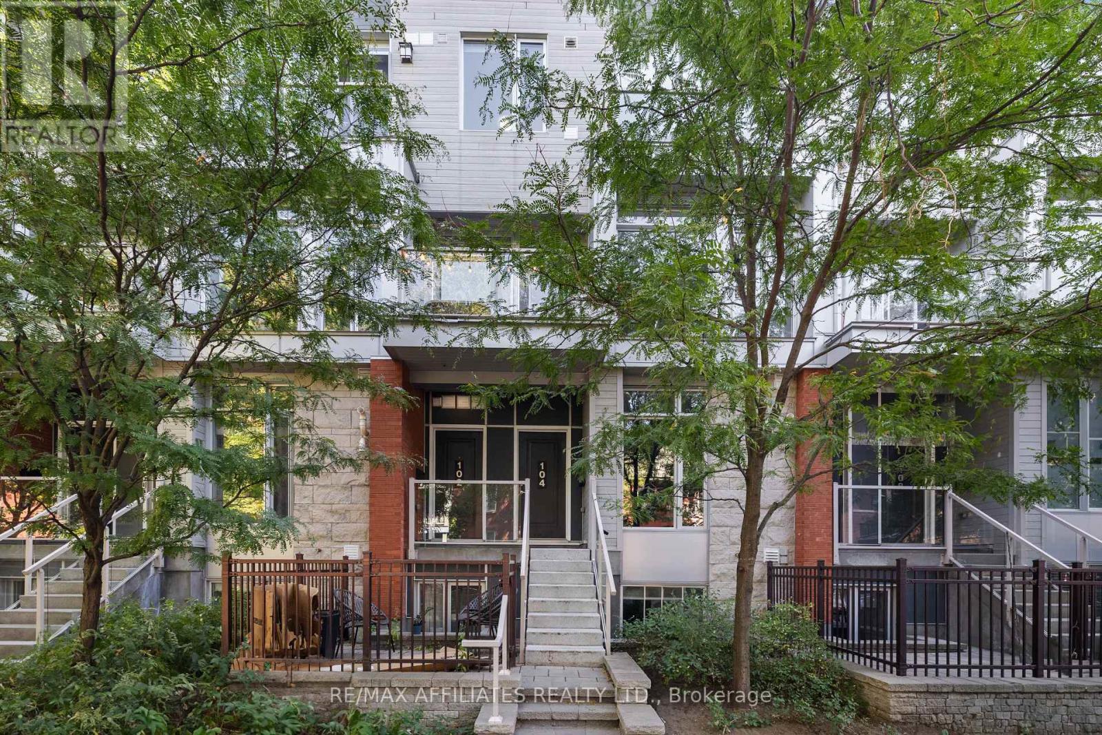 104 HOLMWOOD AVENUE