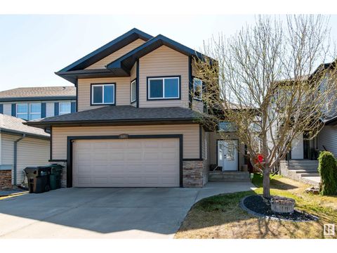 531 SUNCREST LN Sherwood Park AB T8H0E9