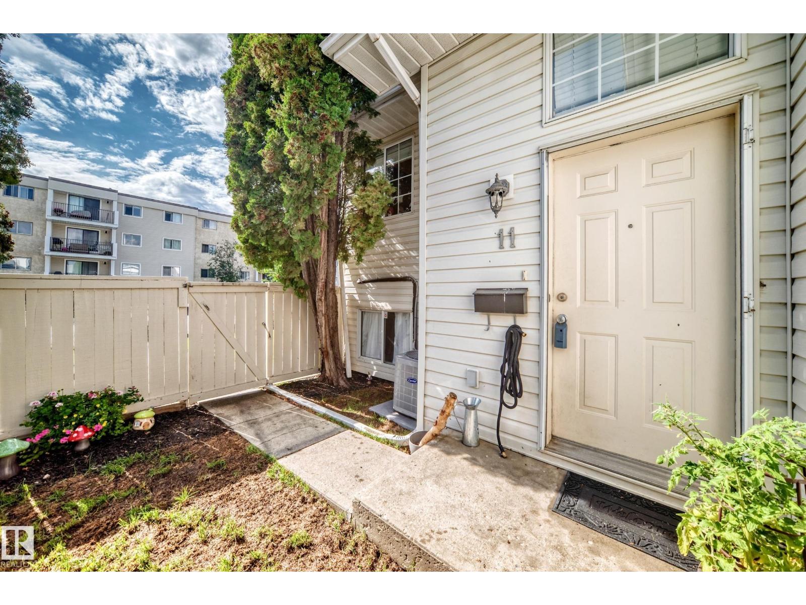 11 KIRKWOOD WY NW