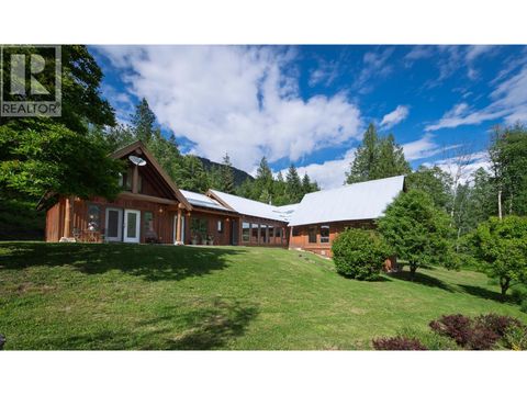 16749 Crawford Creek Road Crawford Bay BC V0B1E0