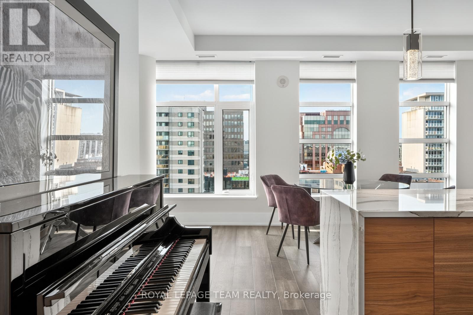 1902 - 235 KENT AVENUE