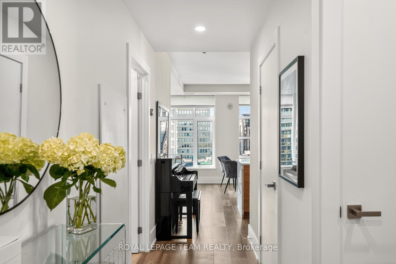 1902 - 235 KENT AVENUE