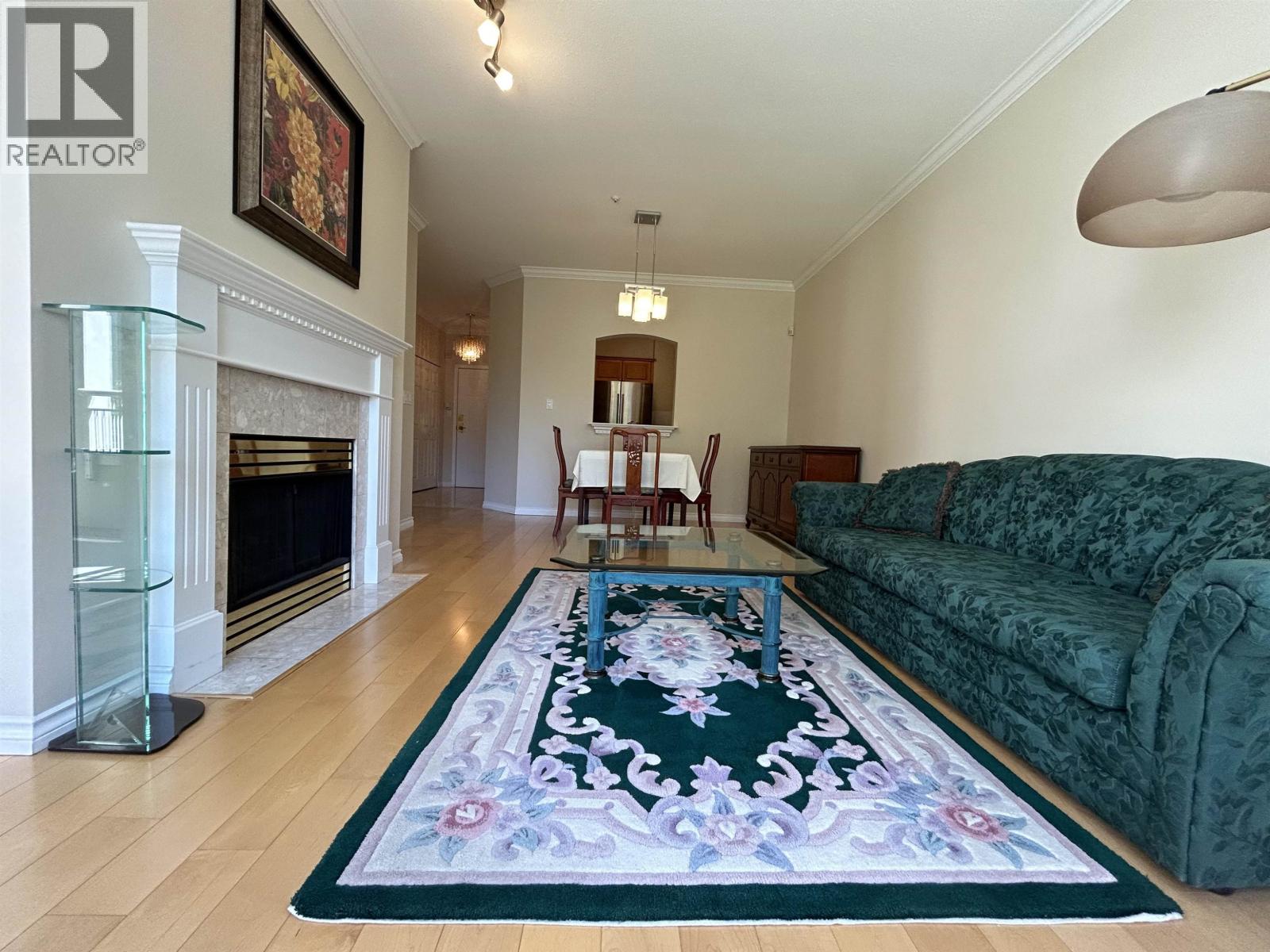 225 3098 GUILDFORD WAY