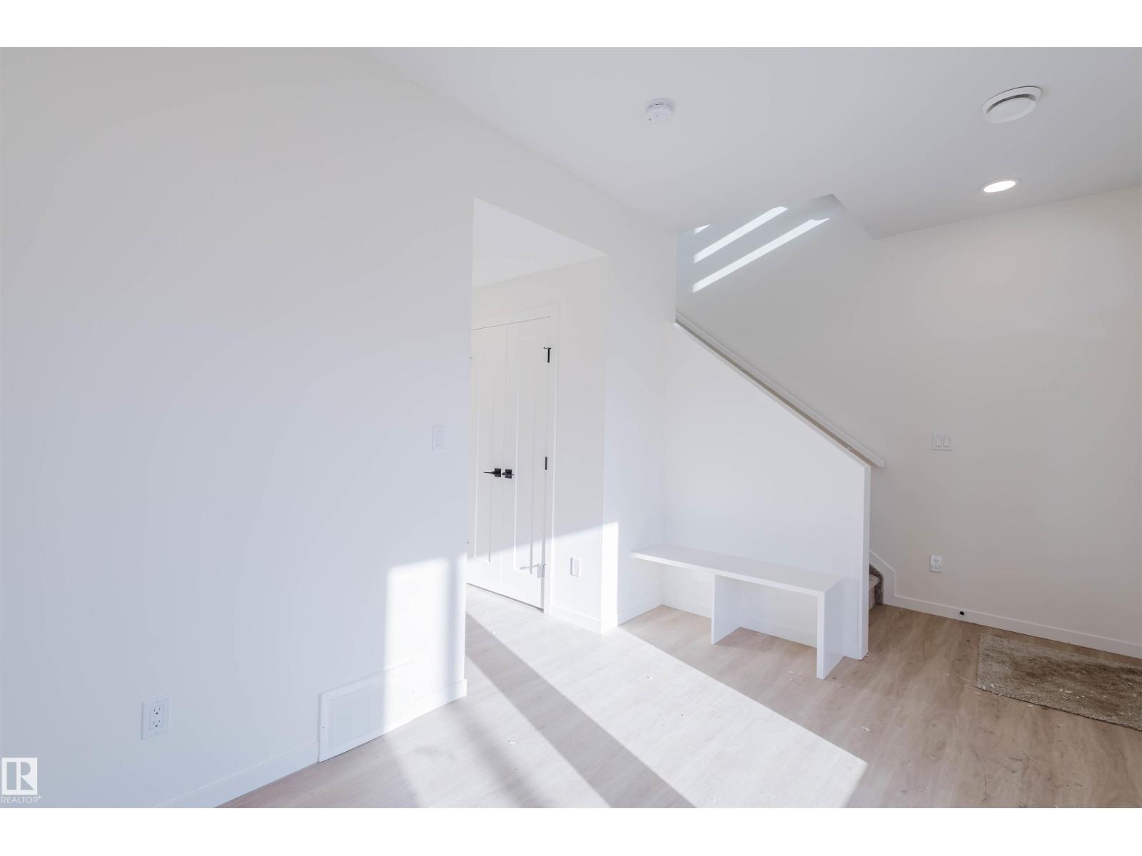 463 33 ST SW