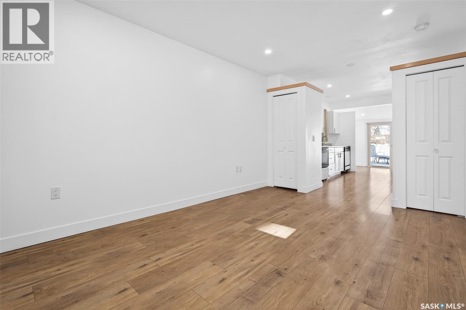 464 Iroquois STREET W