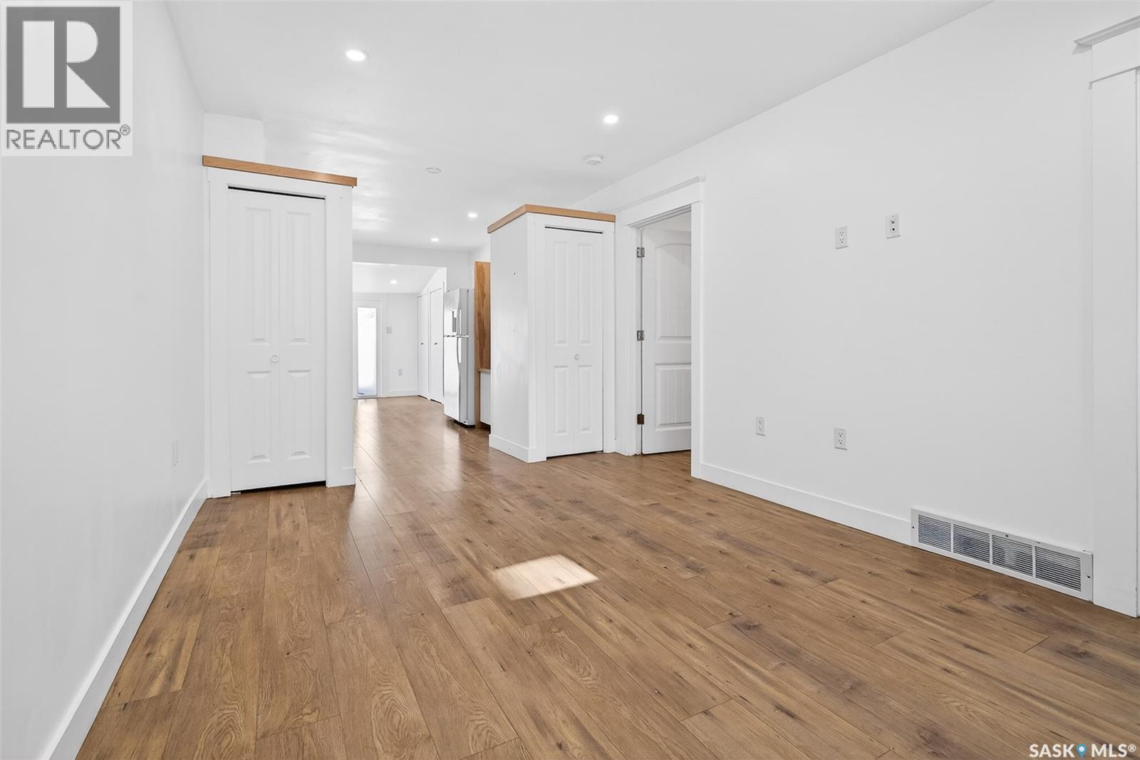 464 Iroquois STREET W