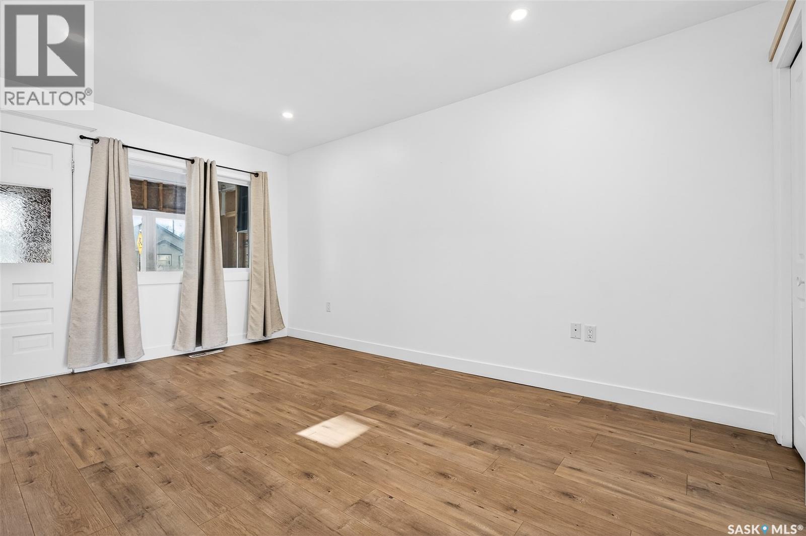 464 Iroquois STREET W