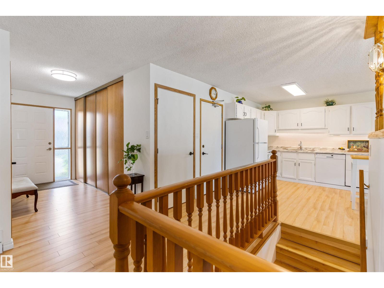 10642 153 AV NW