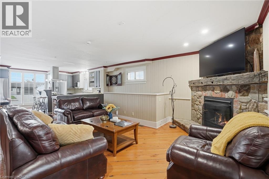 1426 NIAGARA STONE Road