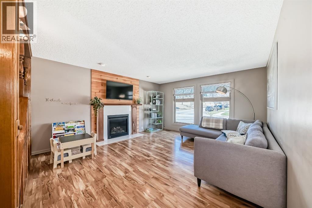 87 Berwick Crescent NW