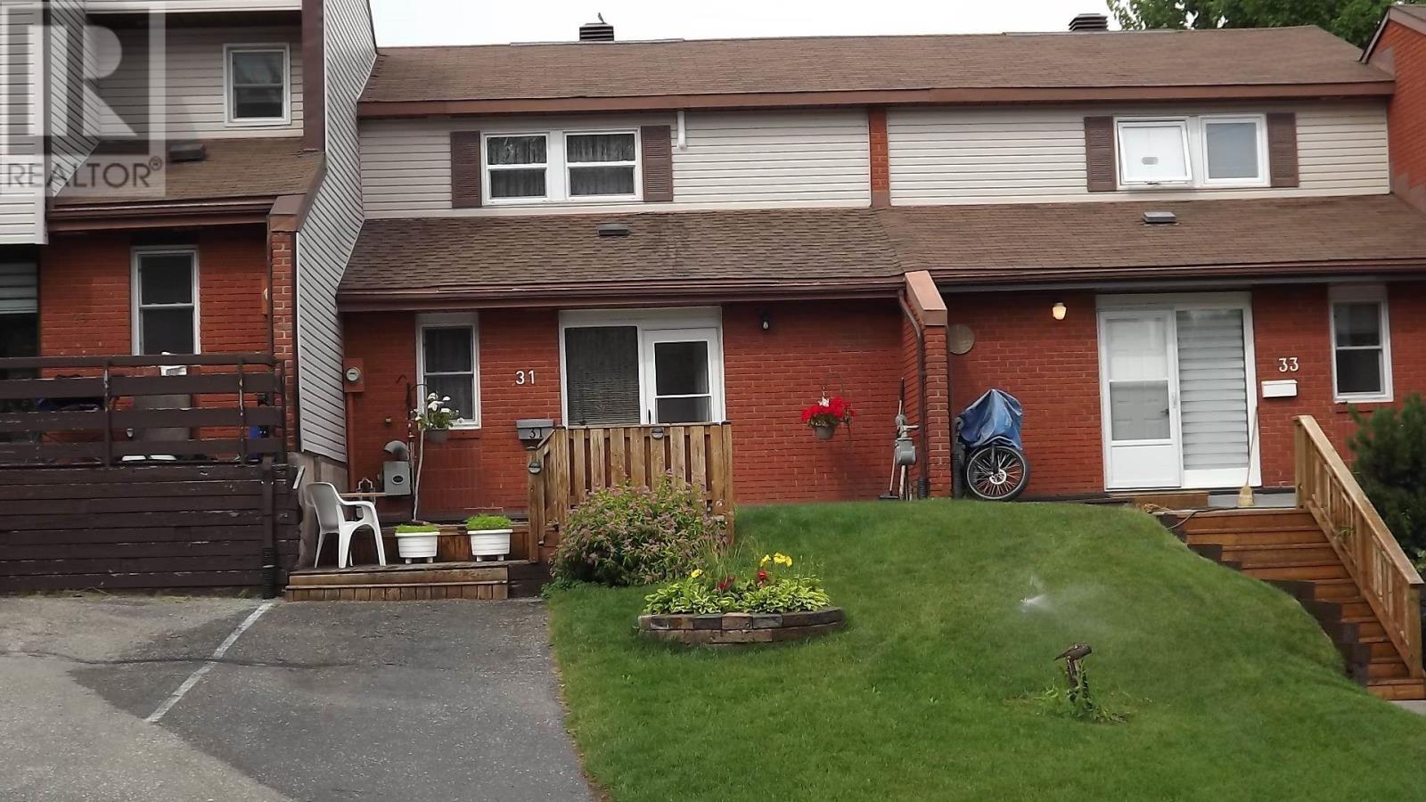 Photo 1 of 34 — 31 Mississauga AVE, Elliot Lake, ON P5A1N5