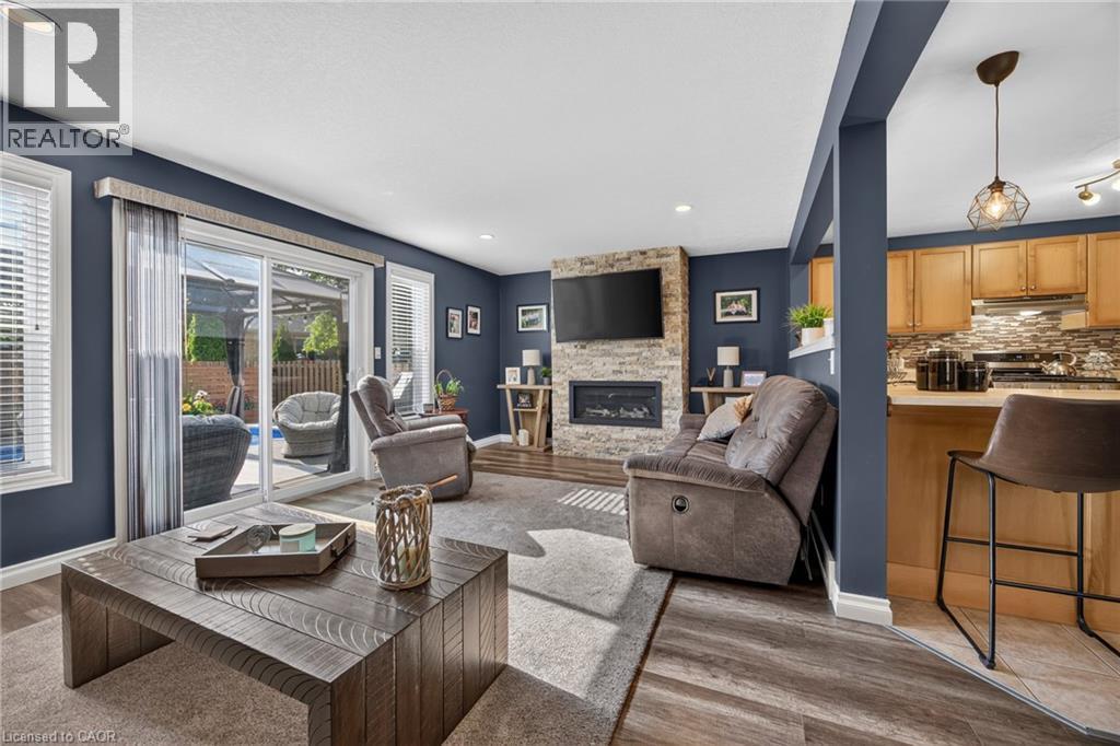 507 HUMMINGBIRD Crescent