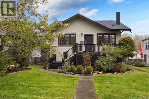 2368 Rosario St Oak Bay BC V8S2W8