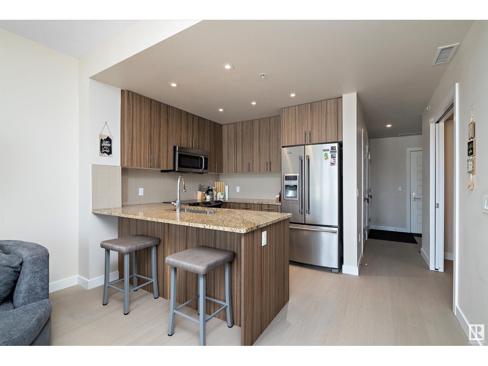 #302 10140 150 ST NW