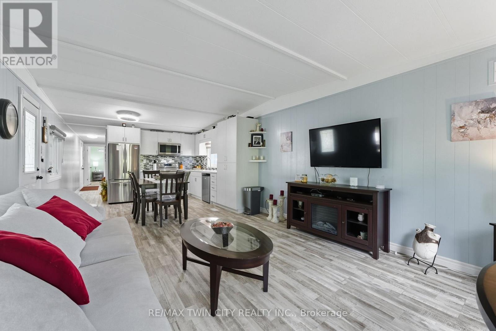 518 - 673 BRANT WATERLOO ROAD