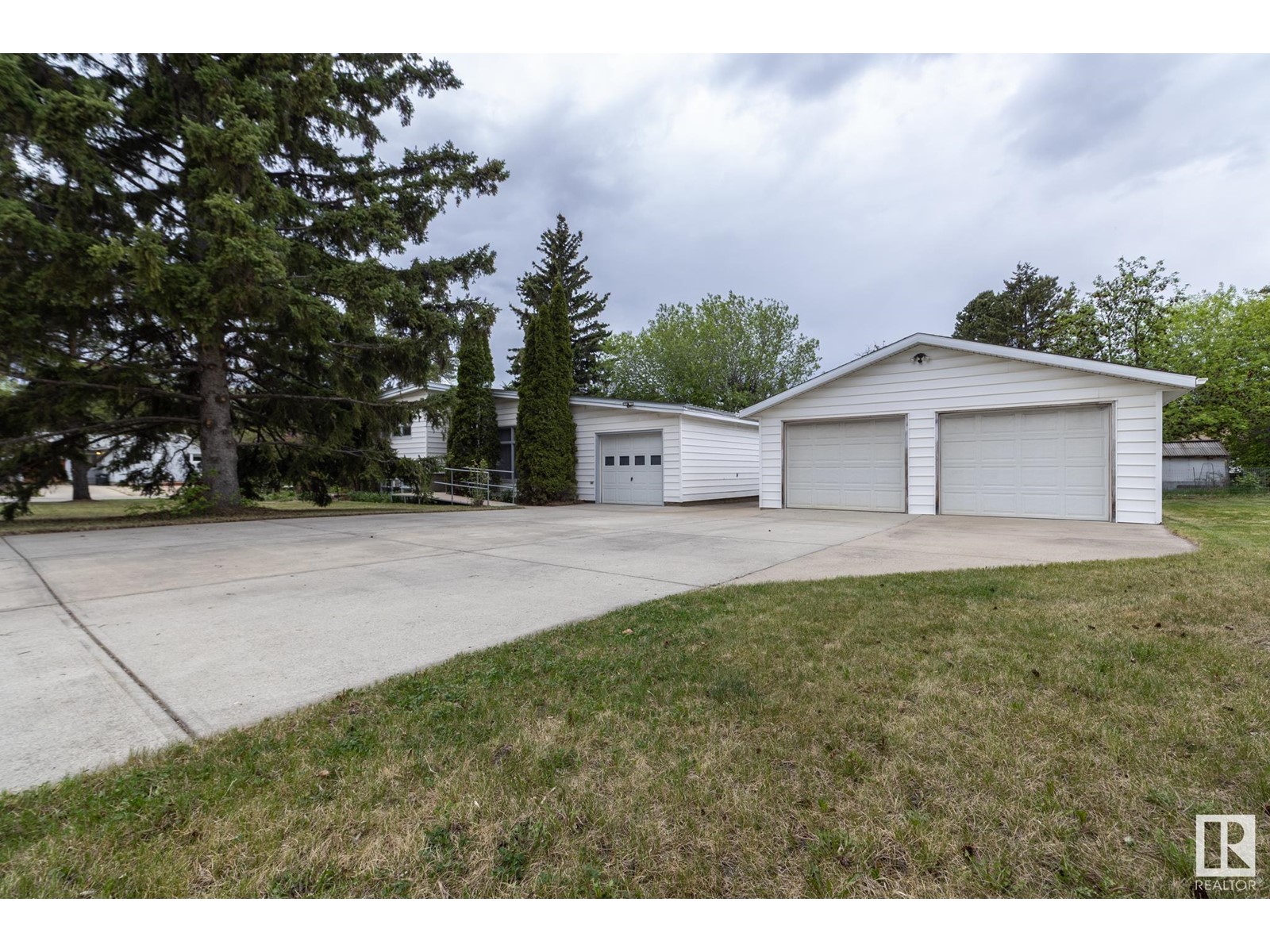 100 ACACIA CT