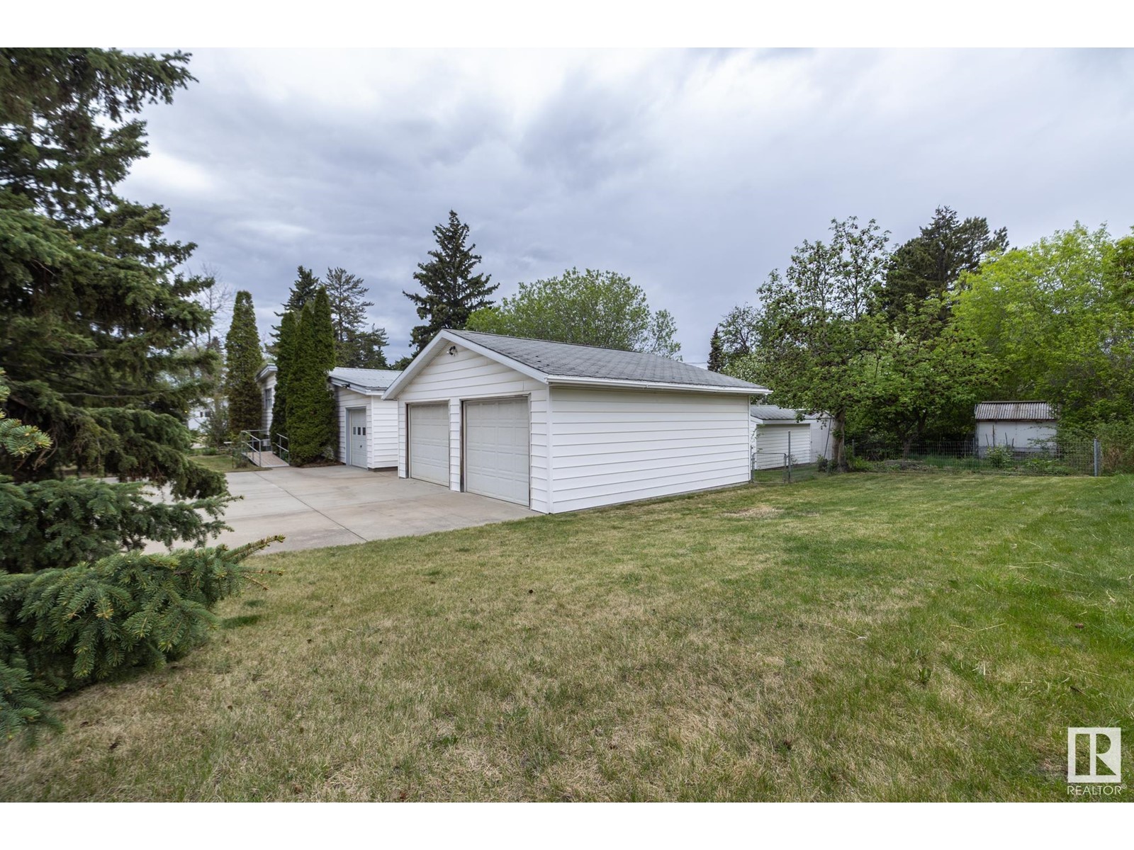 100 ACACIA CT