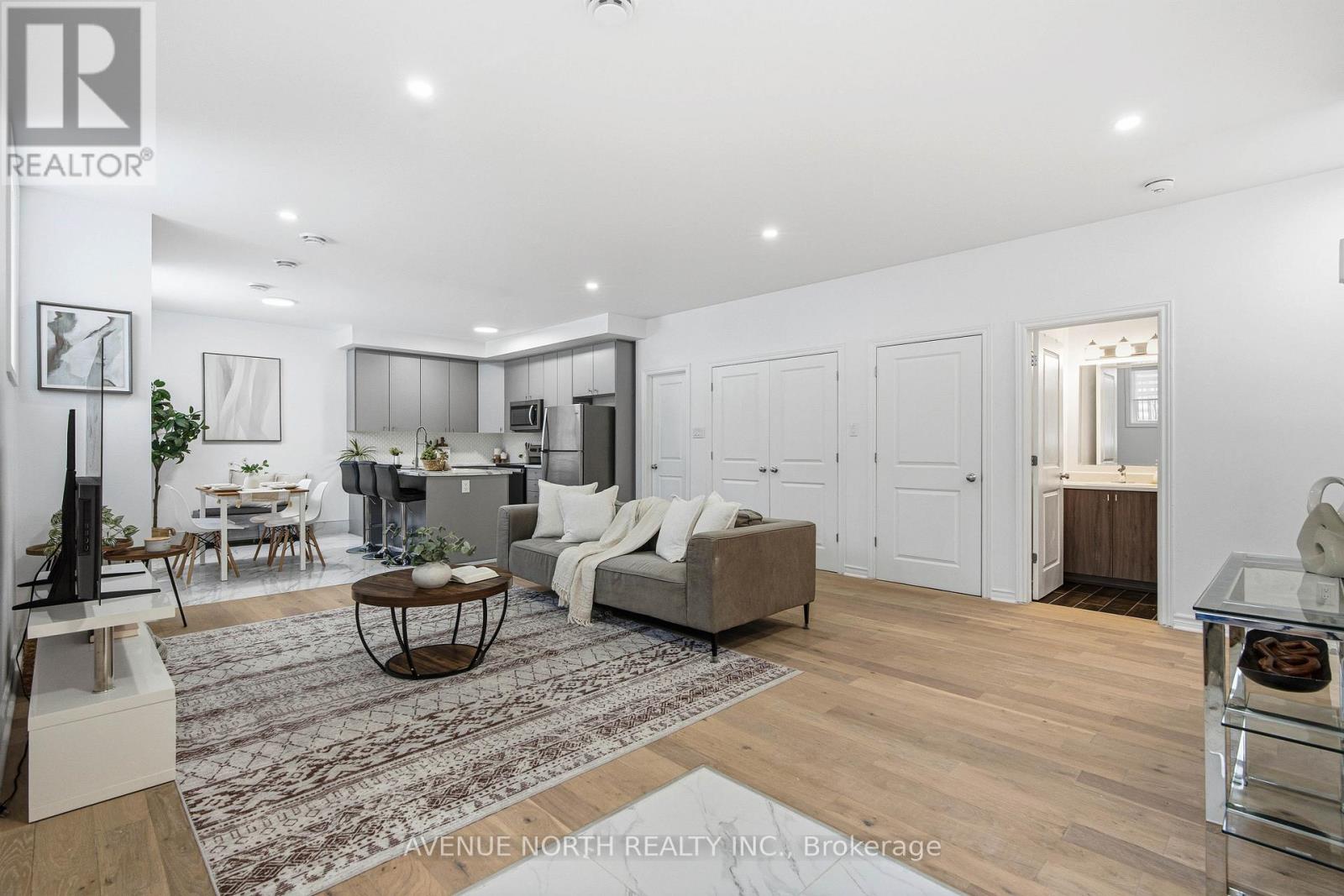 UNIT J - 725 DEARBORN PRIVATE