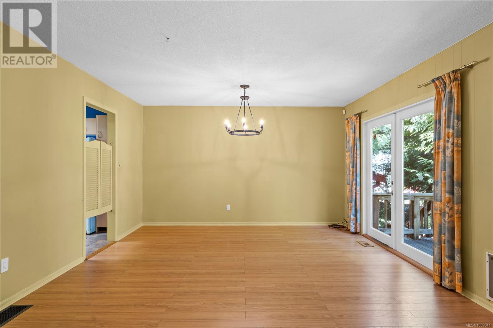 255 Sunningdale Rd E