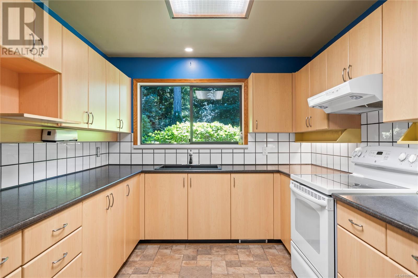 255 Sunningdale Rd E