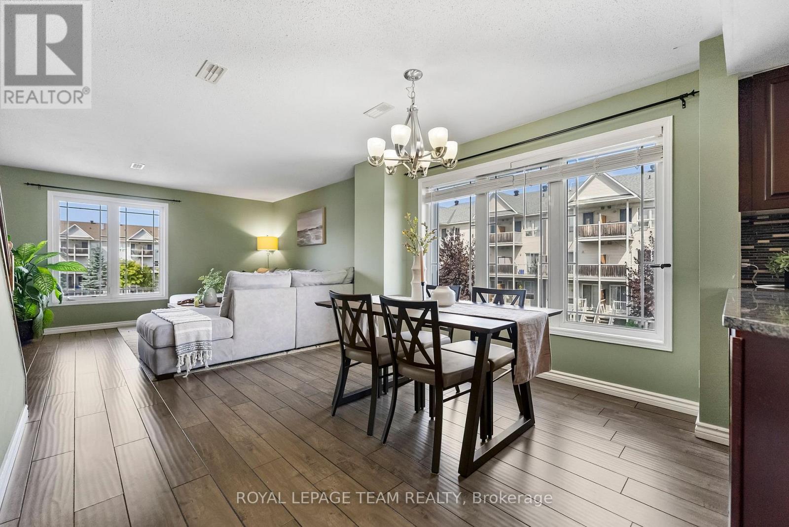 368 CROWNRIDGE DRIVE