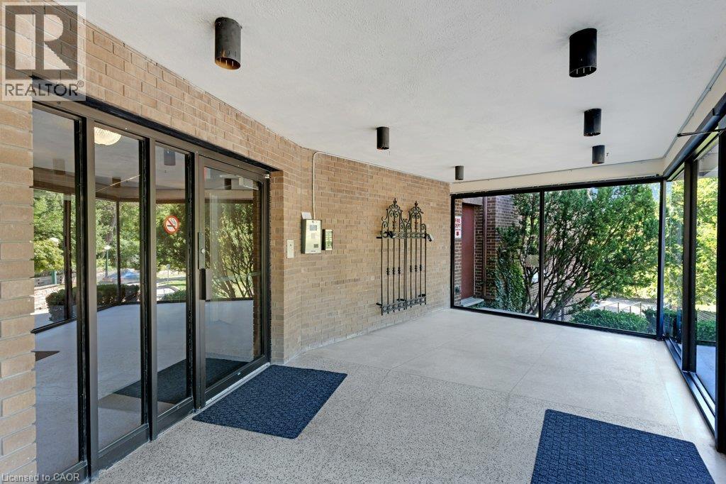 26 WENTWORTH Avenue Unit# 2 S
