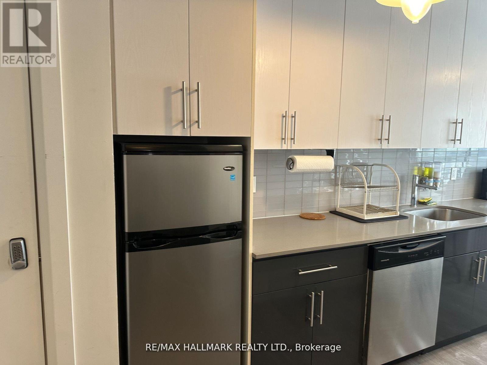 5 - 595 ST CLAIR AVENUE W