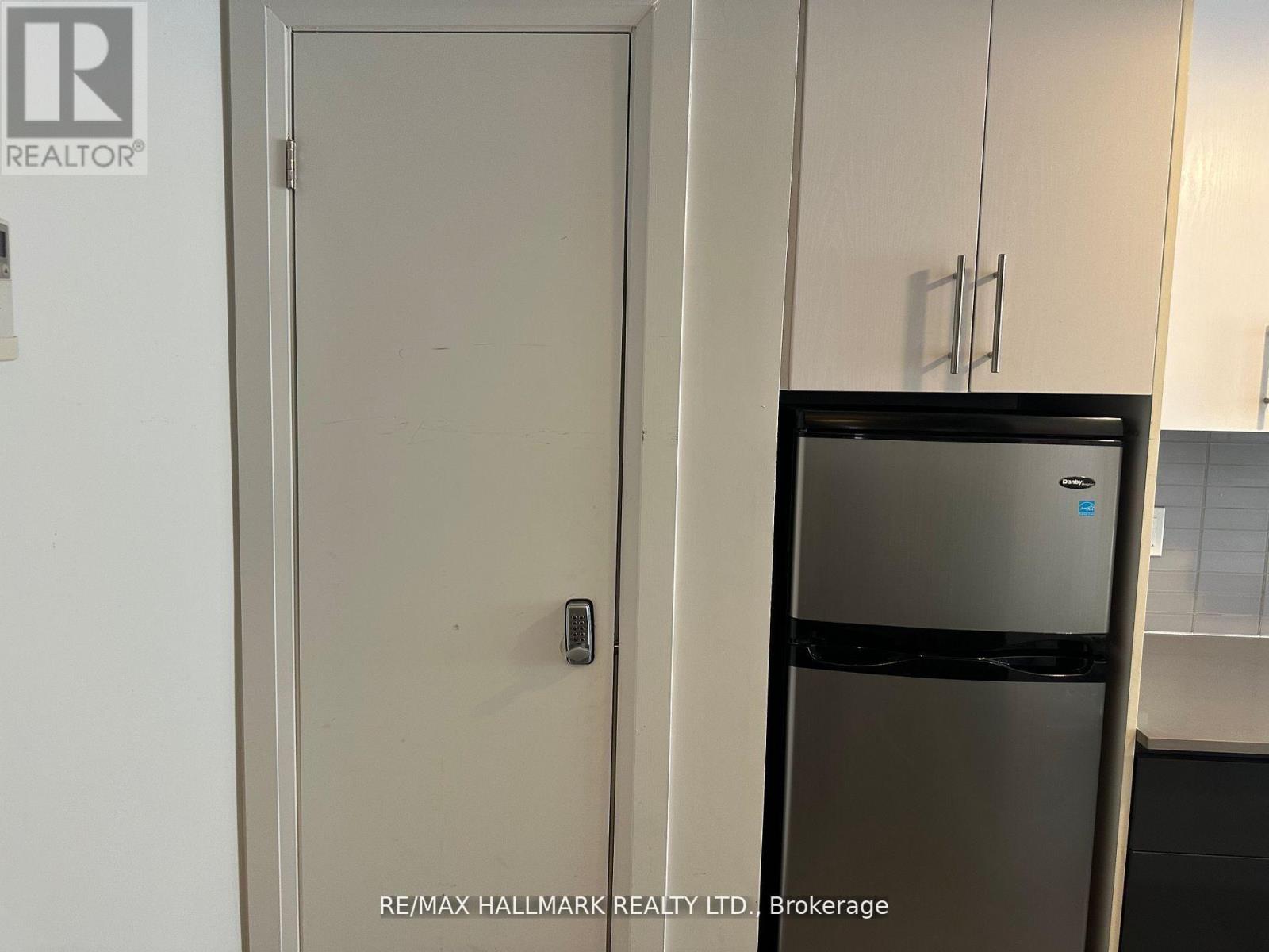 5 - 595 ST CLAIR AVENUE W