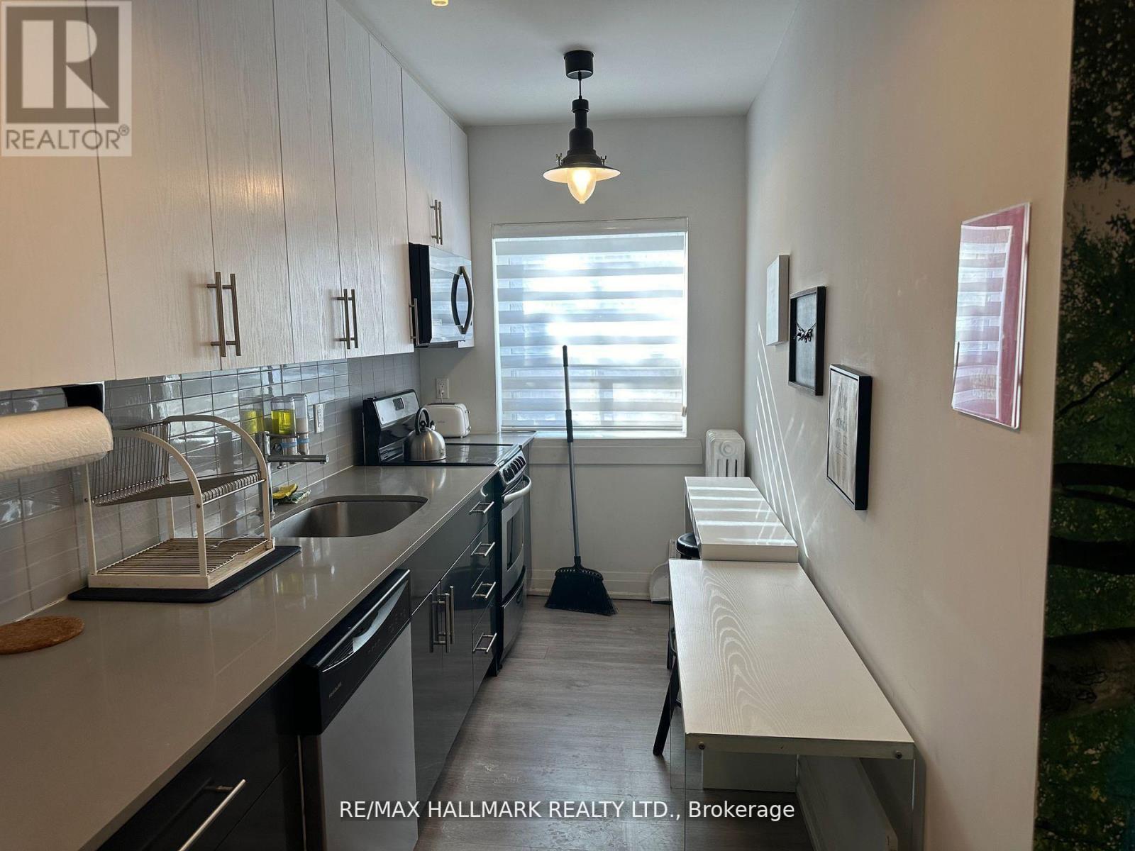 5 - 595 ST CLAIR AVENUE W