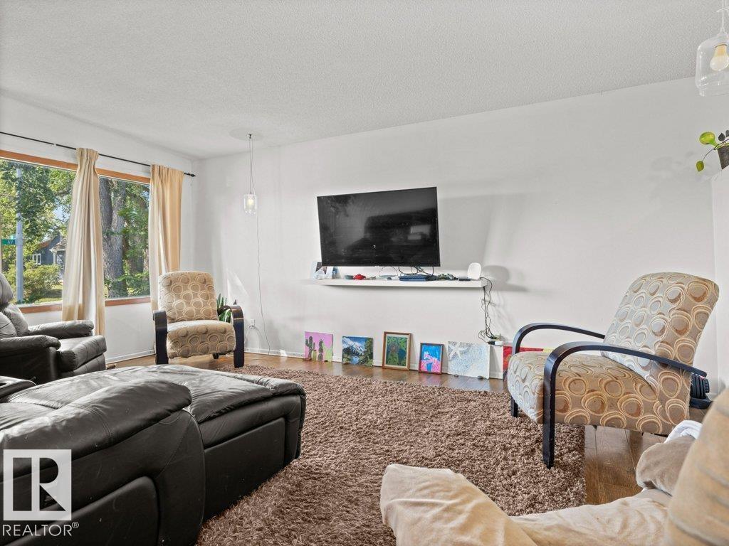 3516 111 AV NW