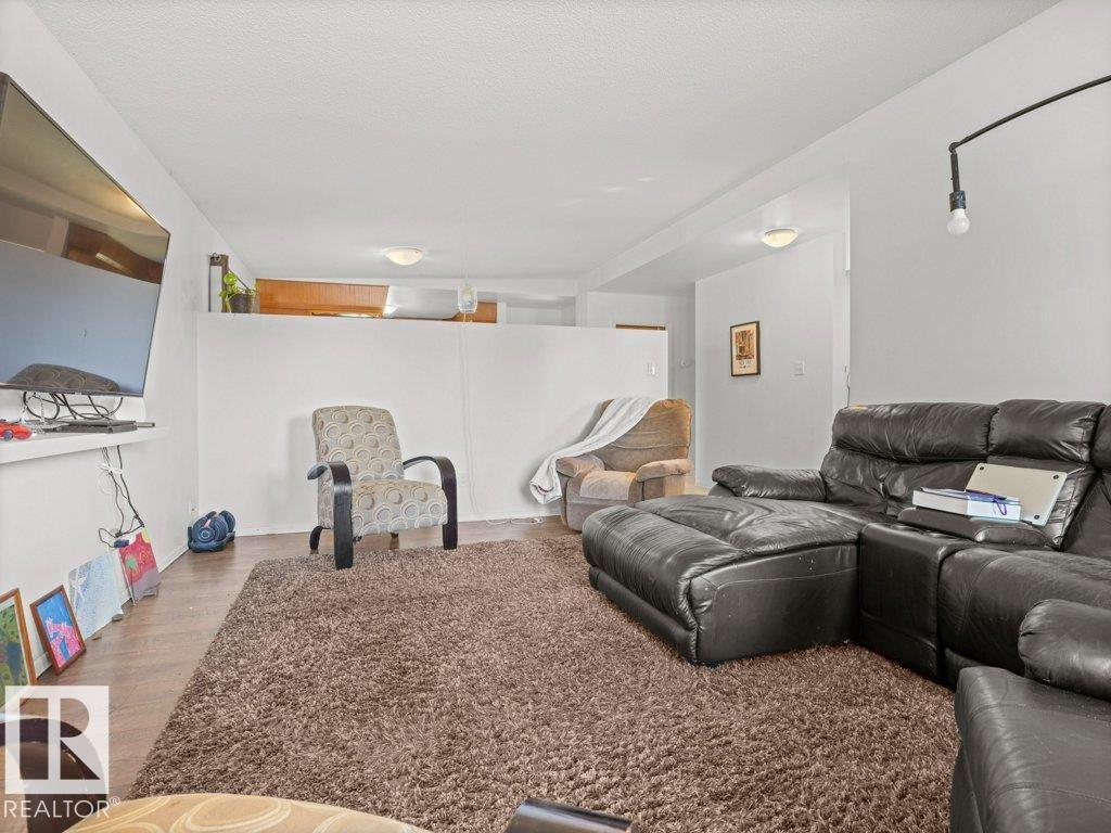 3516 111 AV NW