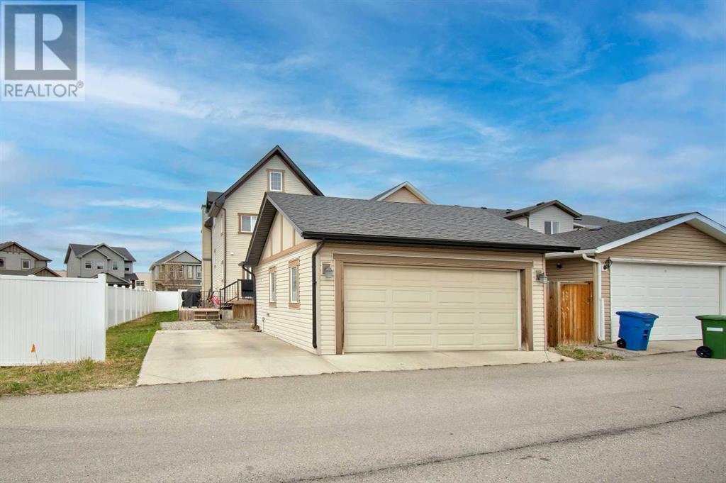 1009 Kingston Crescent SE