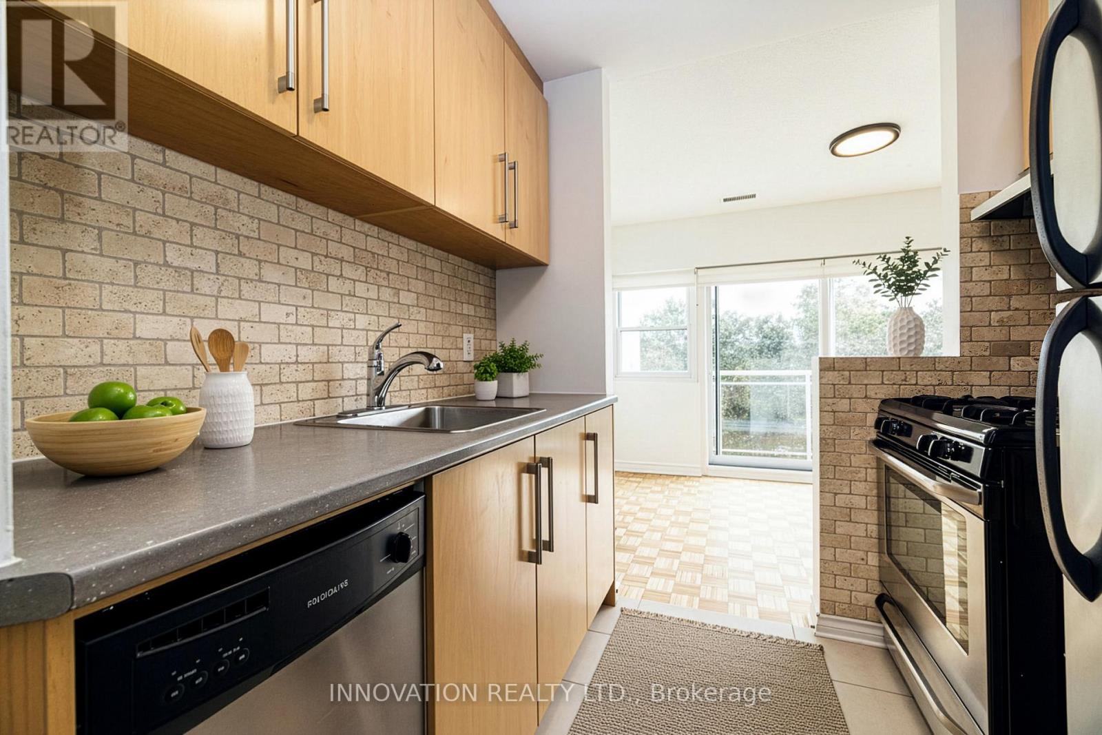 224 - 12 CORKSTOWN ROAD