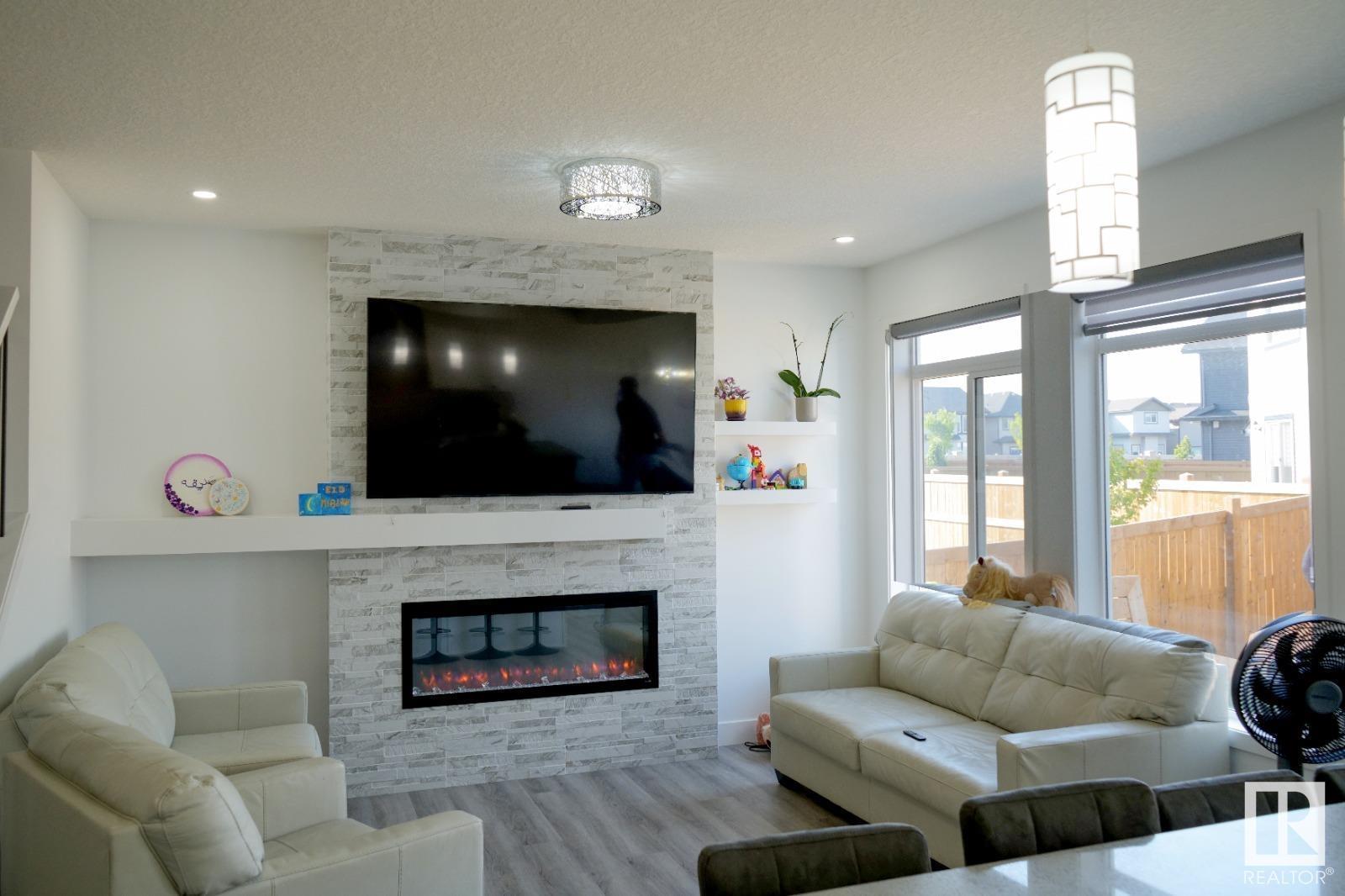 15940 19 AV SW