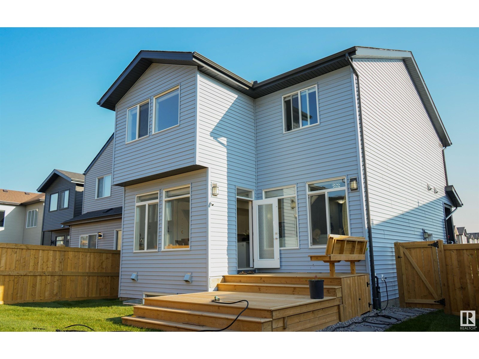 15940 19 AV SW