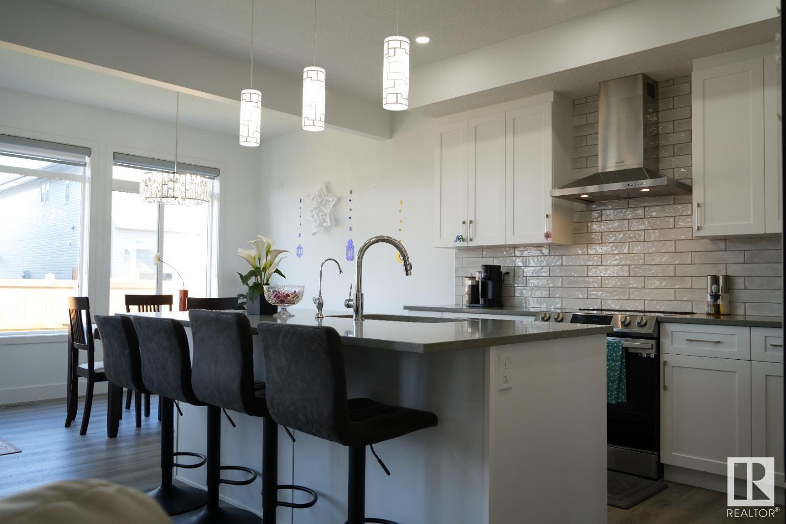 15940 19 AV SW