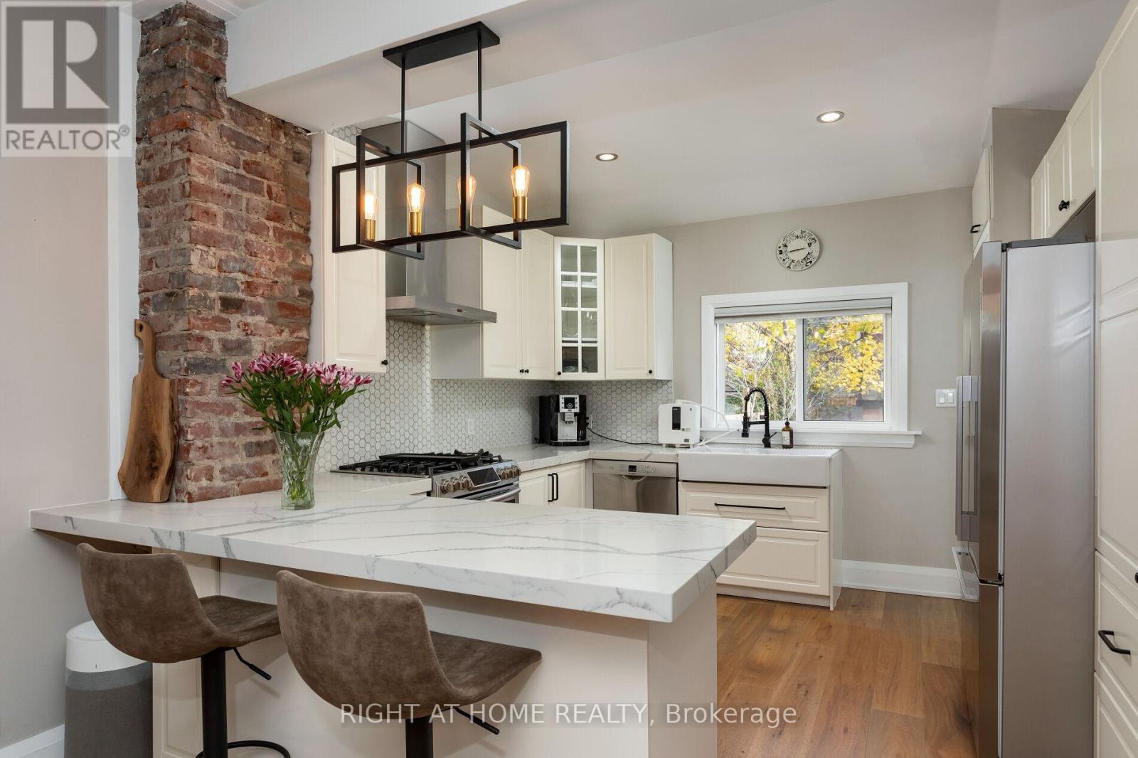 171 ISLINGTON AVENUE