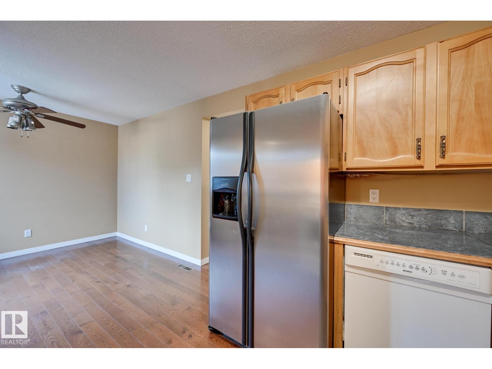 10634 158 AV NW
