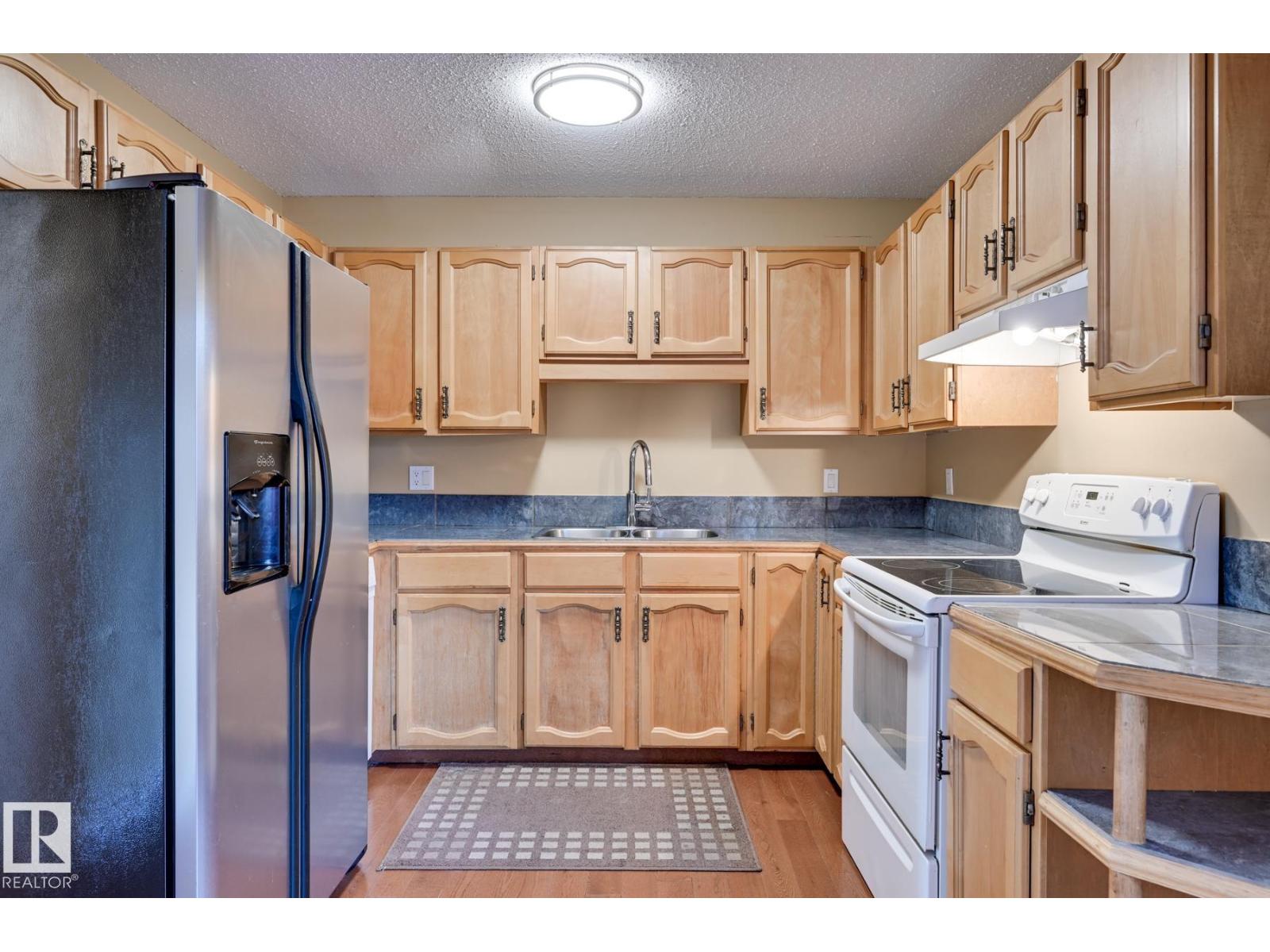 10634 158 AV NW