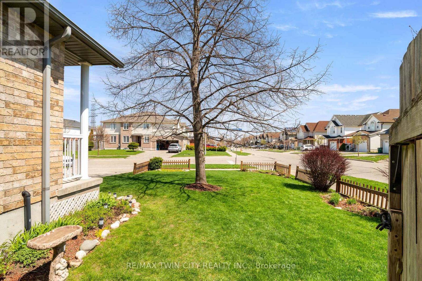 92 SNOWDROP CRESCENT