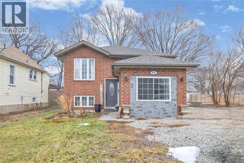 Property photo of 992 bridge avenue, windsor, ON n9b2n1