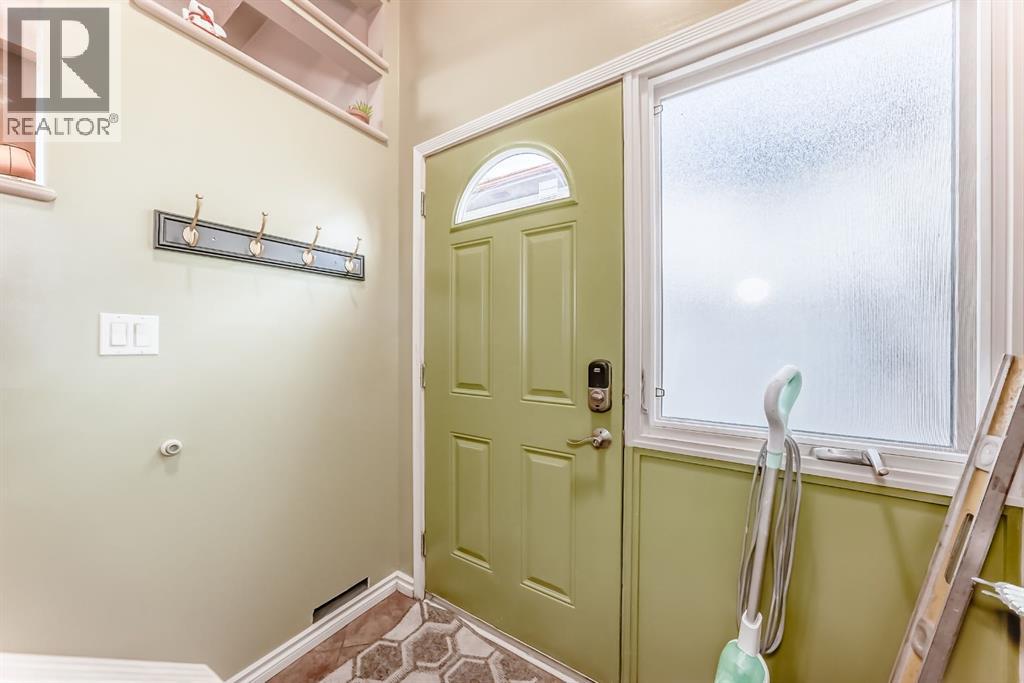 274 Templeview Way NE