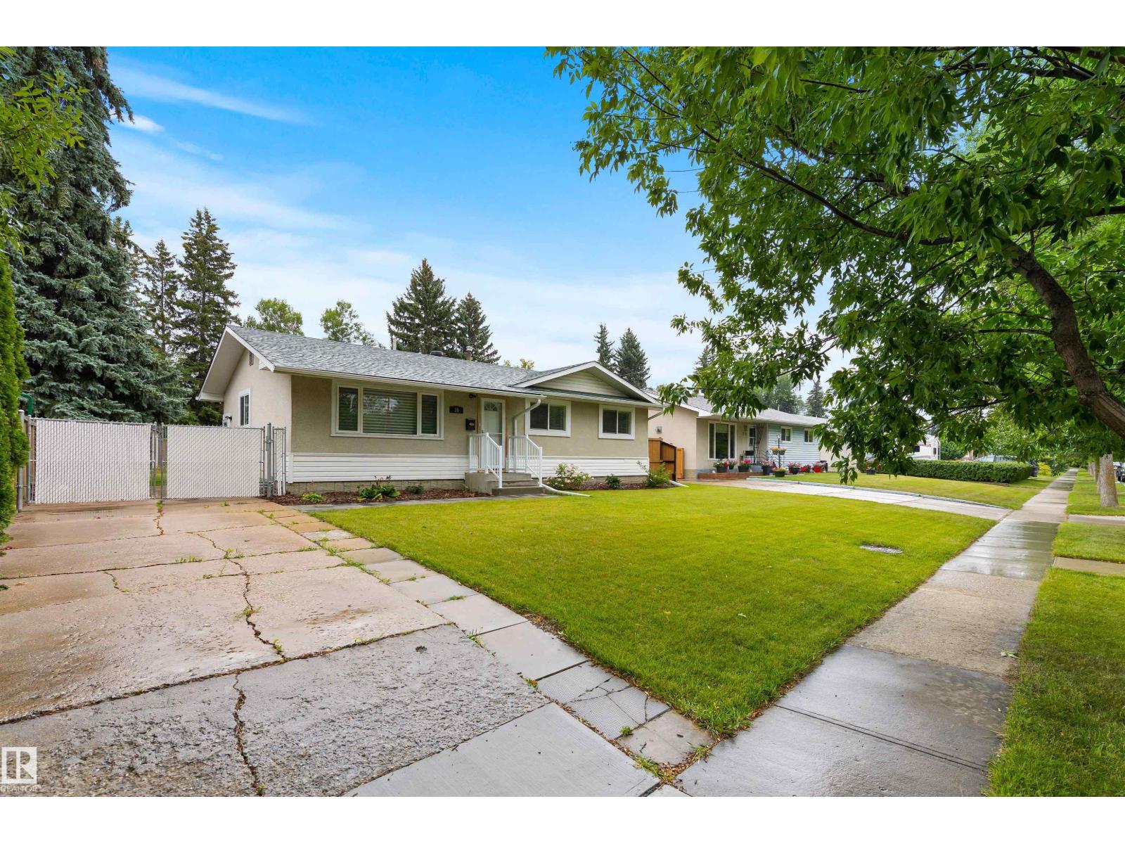 35 STANLEY DR
