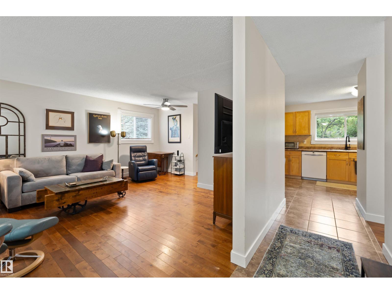 35 STANLEY DR