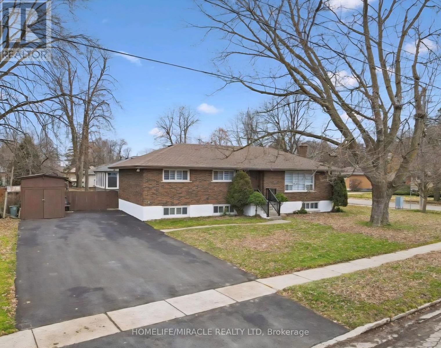 53 NICKLIN CRESCENT