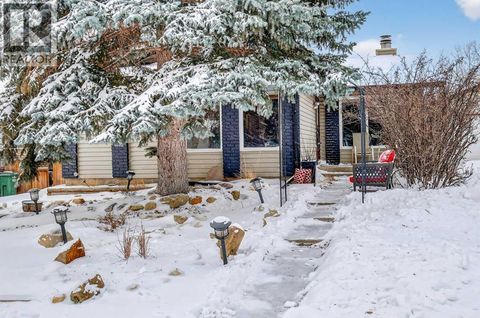 139 Hodson Crescent Okotoks AB T1S1C7