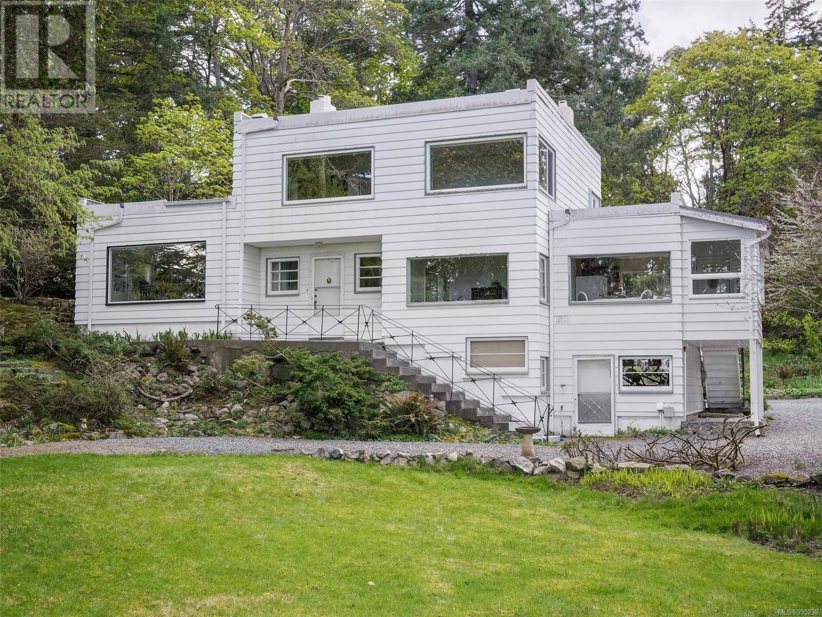 2620 Queenswood Dr