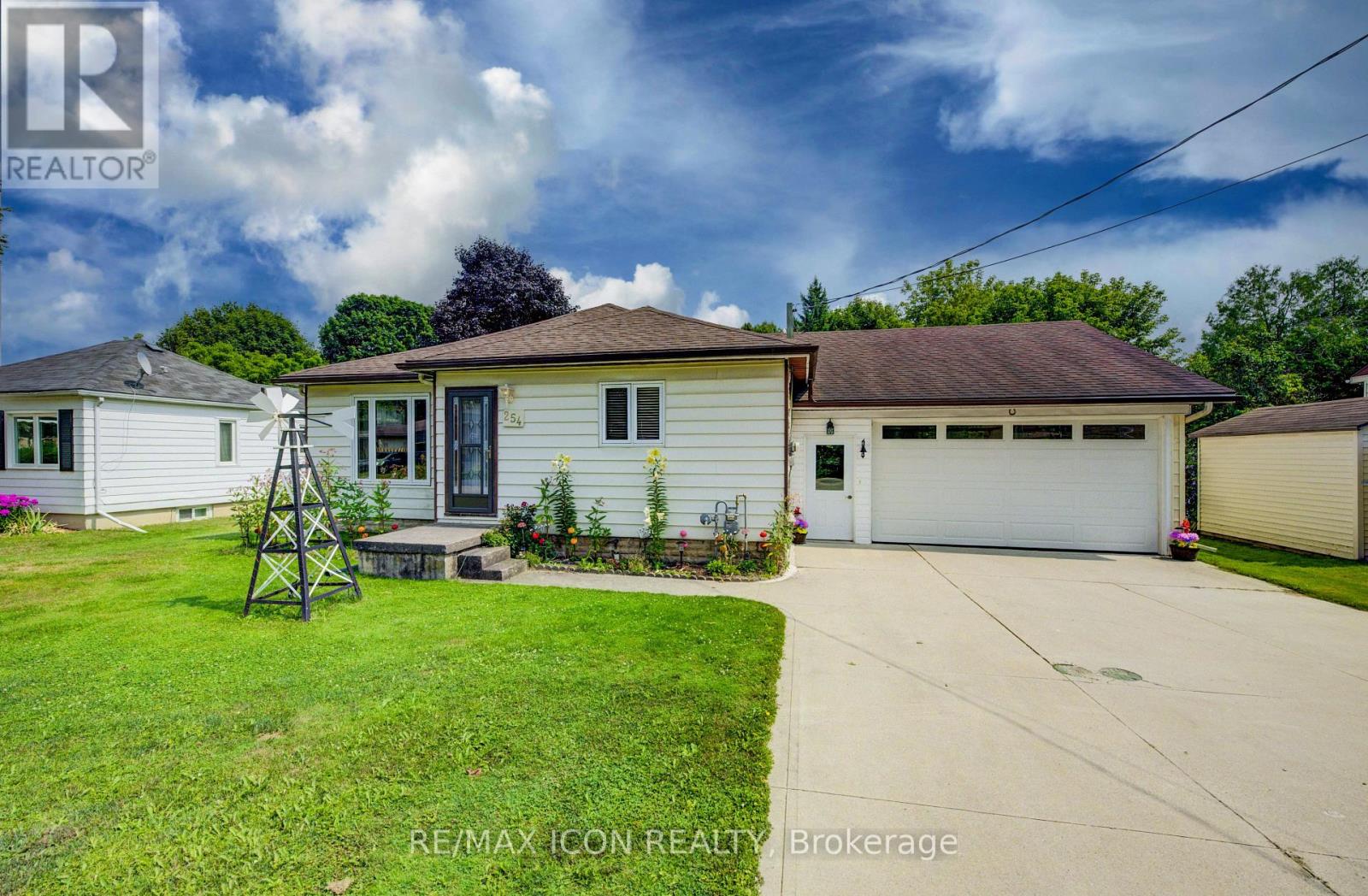 254 WELLINGTON STREET W