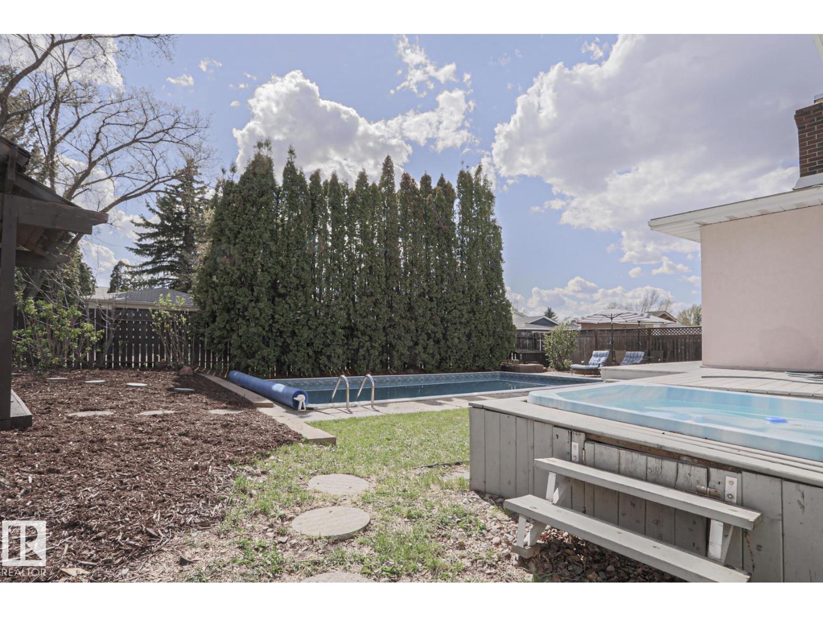 1214 85 ST NW NW